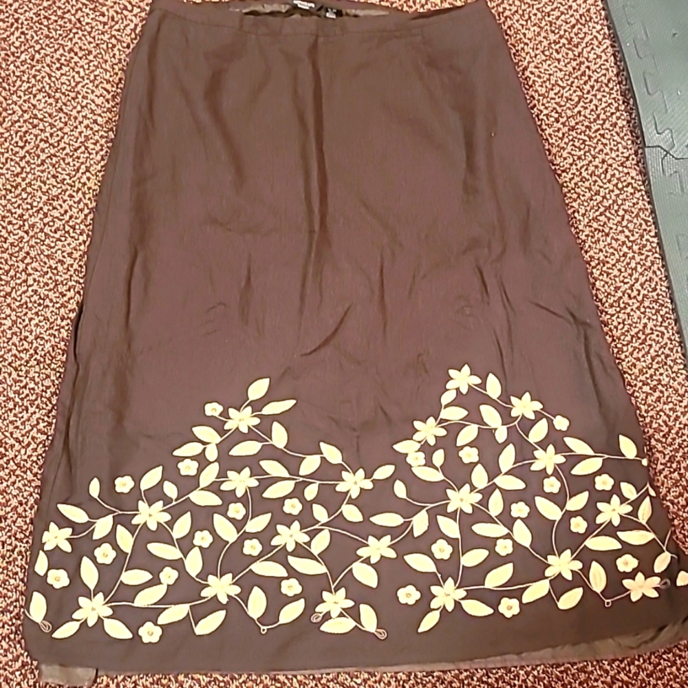 Never worn Size 20 woman's lined skirt